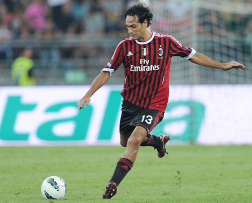 Ảnh bài viết Nghệ thuật phòng ngự đỉnh cao của Alessandro Nesta