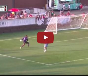 Ảnh bài viết Pha phản lưới nhà khó đỡ của thủ môn Minnesota United vs Bournemouth