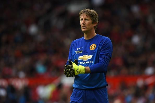 Ảnh bài viết 3 cú cản phá penalty kỳ diệu của Van der Sar