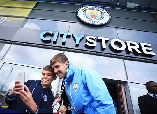 Ảnh bài viết Chùm ảnh: Những khoảnh khắc đầu tiên của John Stones tại Man City