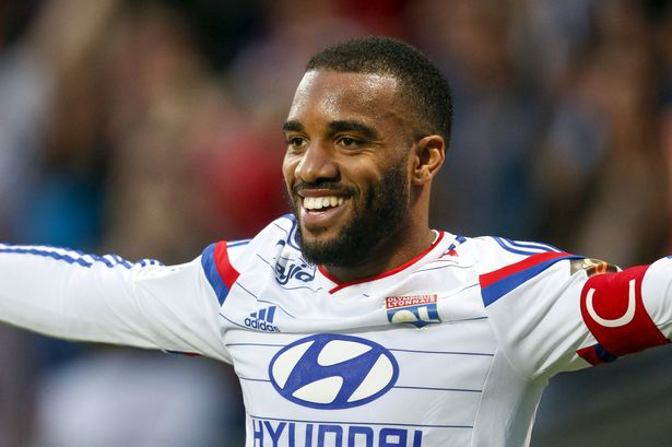 Ảnh bài viết Lacazette: Tôi có thể đến Arsenal, nhưng...