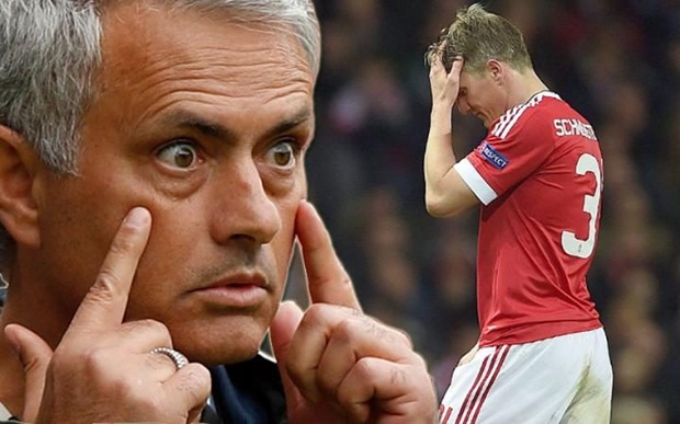 Ảnh bài viết Điểm tin sáng 27/08: Mourinho thách Bayern mua lại Schweinsteiger; Chelsea khoá sổ chuyển nhượng; Inter nổ 2 bom tấn