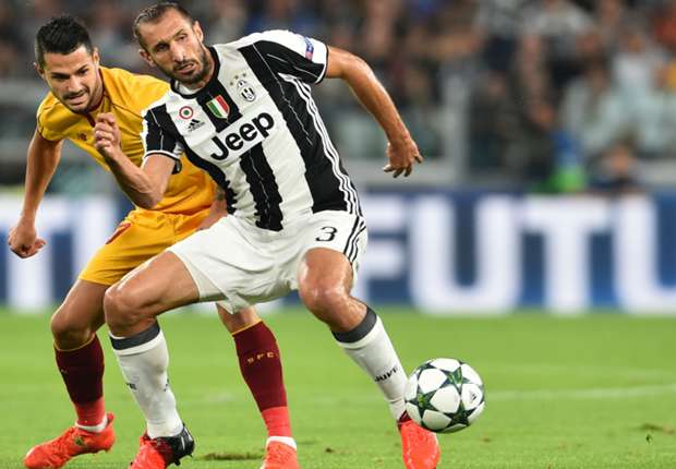 Ảnh bài viết Bị Sevilla cầm hoà, loạt hậu vệ Juve chỉ trích hàng công