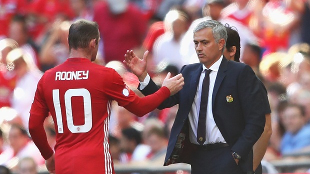 Ảnh bài viết Điểm tin tối 20/09: Mourinho cân nhắc loại Rooney; Courtois mở đường rời Chelsea