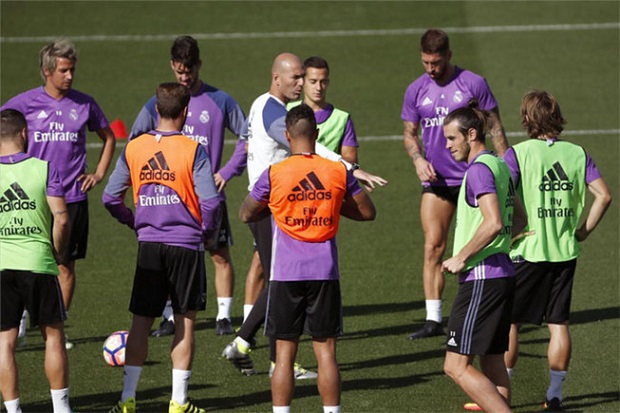 Ảnh bài viết Zidane lần thứ ba 'nổi điên' trong phòng thay đồ Real Madrid