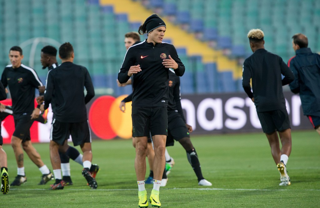 Ảnh bài viết Cavani 'lầm lũi' trên sân tập, PSG quyết tâm hạ Ludogorets