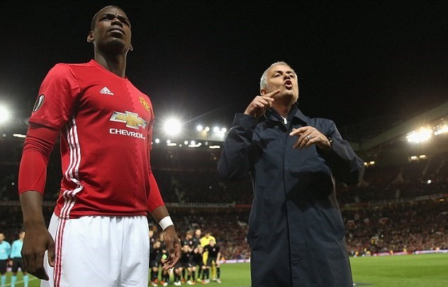 Ảnh bài viết Mourinho nổi điên với trợ lý vì chỉ đạo sai Pogba