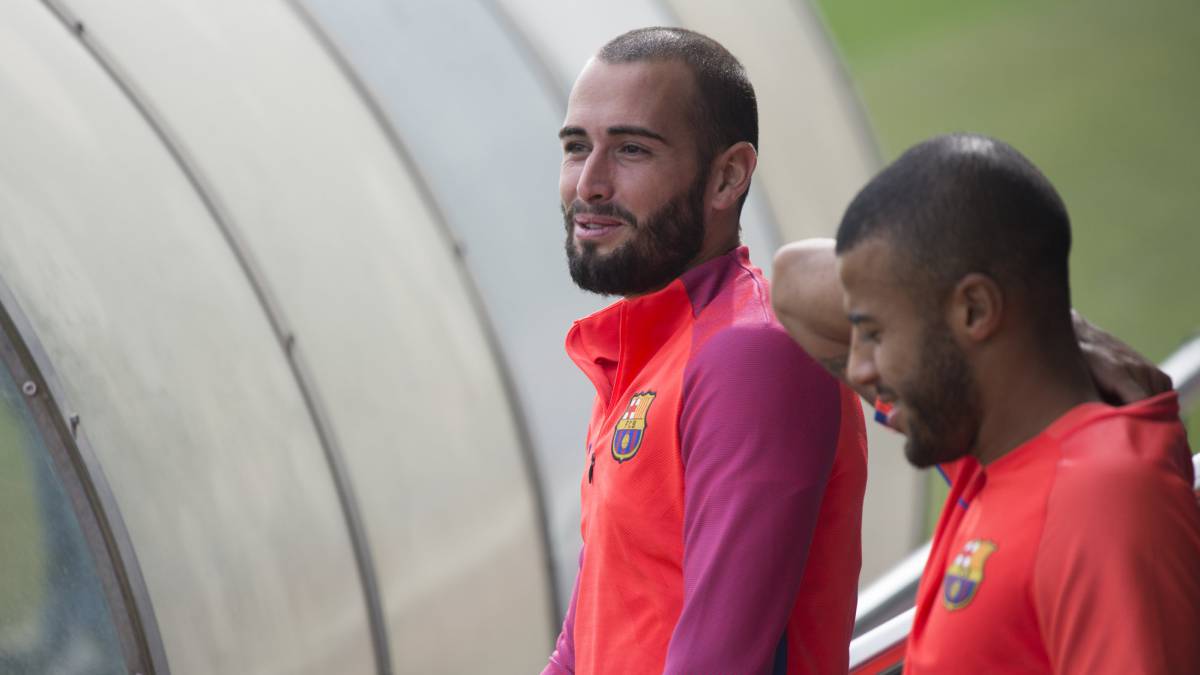Ảnh bài viết Mâu thuẫn với Enrique, Aleix Vidal muốn rời Barca
