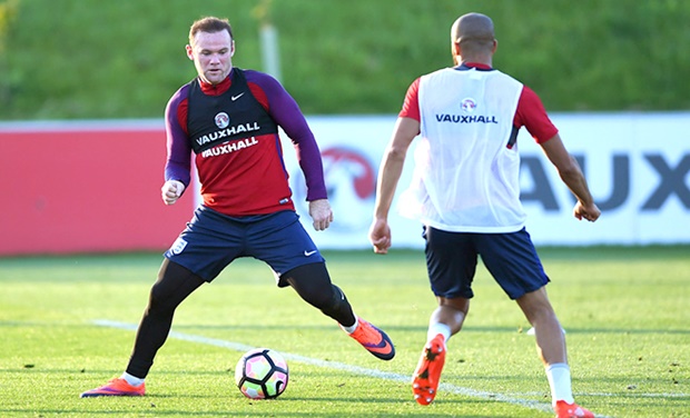 Ảnh bài viết SỐC: Học Messi, Rooney bị cáo buộc trốn thuế