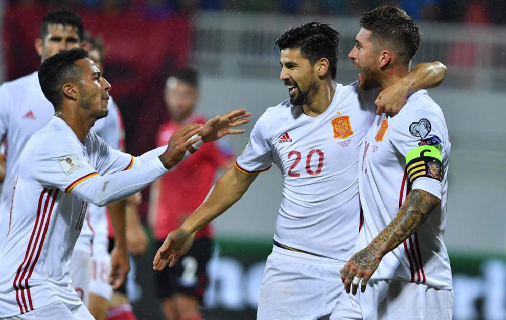 Ảnh bài viết Sao Man City than phiền về mặt sân Albania