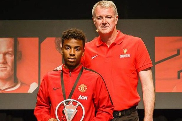 Ảnh bài viết Barca muốn 'cướp' tài năng trẻ sáng giá nhất Man United