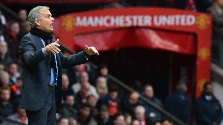Ảnh bài viết Điểm tin chiều 29/10: Mourinho chỉ trích cầu thủ Man Utd; AFC thán phục "người nhện" Việt Nam