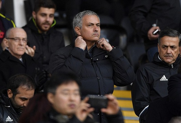 Ảnh bài viết Từ chối ra sân, Luke Shaw và Chris Smalling có nguy cơ bật bãi khỏi MU