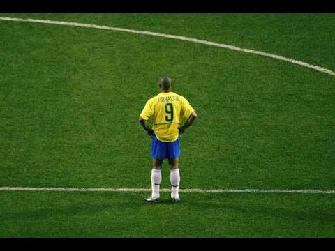 Ảnh bài viết Những pha đi bóng cực đỉnh của Ronaldo 'béo'