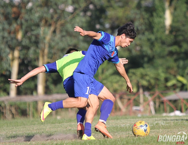 Ảnh bài viết Cận cảnh không khí luyện tập của ĐT Việt Nam: Vui vẻ nhưng không kém phần căng thẳng