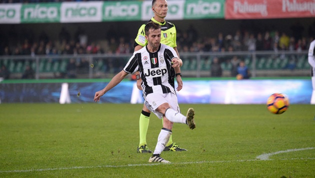 Ảnh bài viết Pha sút phạt đẹp mắt của Pjanic vào lưới Genoa