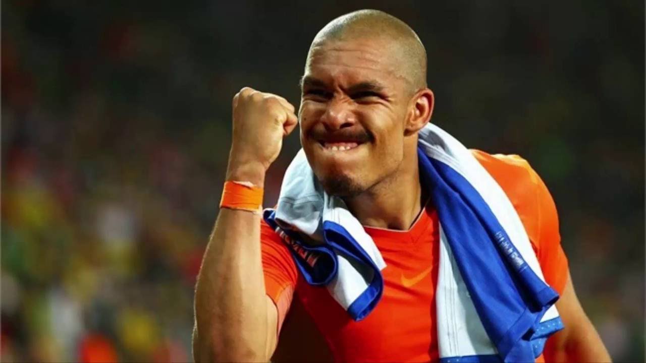 Ảnh bài viết Những pha tắc bóng kinh hoàng nhất của Nigel De Jong