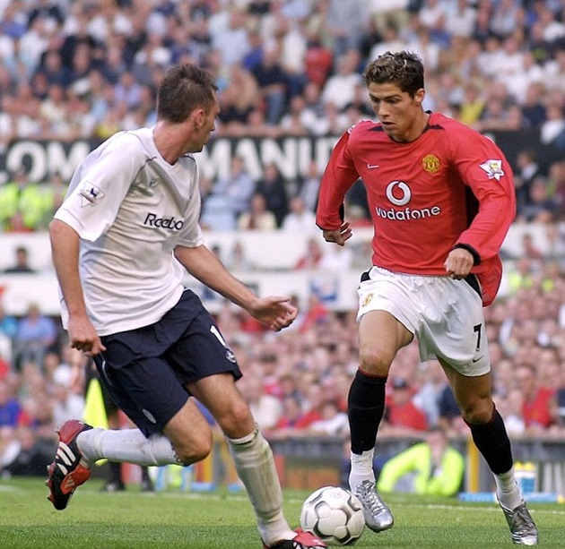 Ảnh bài viết Ronaldo "quẩy skill" như thế nào trong năm đầu tiên ở Ngoại hạng Anh?
