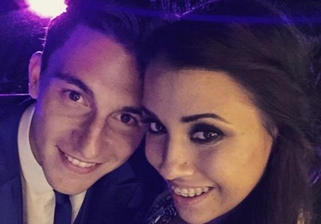 Ảnh bài viết Darmian cầu hôn bạn gái sau gần một thập kỷ hẹn hò