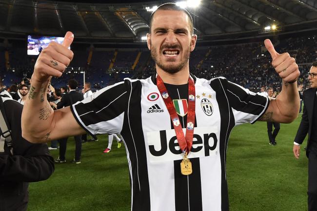 Ảnh bài viết Điểm tin tối 19/12: Wenger bị fan chỉ trích; Chelsea hết cửa đón Bonucci