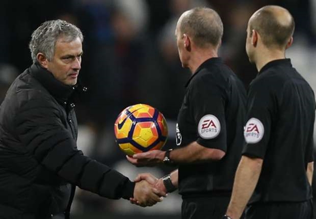 Ảnh bài viết Mourinho: 'Tôi không biết gì về quyết định của trọng tài'