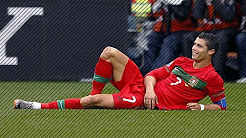 Ảnh bài viết Những hành động câu giờ siêu hài của các ngôi sao trên sân