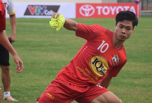 Ảnh bài viết Điểm tin tối bóng đá trong nước (11/1): Hãy cho Phượng thời gian