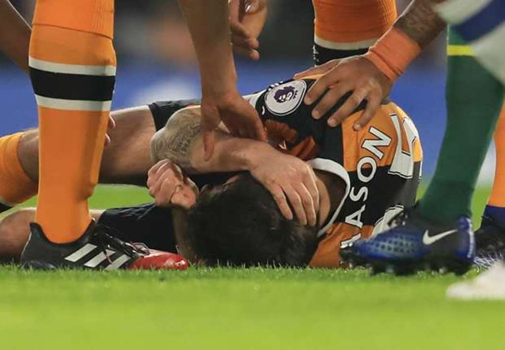 Ảnh bài viết Sao Hull City suýt mất mạng vì nứt sọ trong trận gặp Chelsea