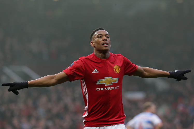 Ảnh bài viết Điểm tin tối 30/01: Real tính kích nổ "bom tấn" Martial; Wenger làm rõ vụ Benzema