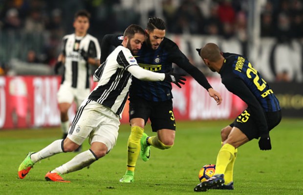 Ảnh bài viết Góc HLV Trần Minh Chiến: Áp lực lớn cho Real!