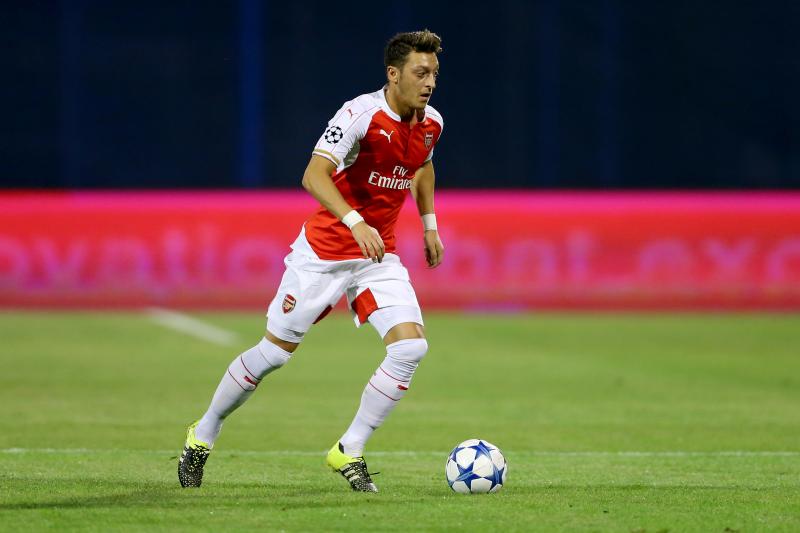 Ảnh bài viết Điểm tin chiều 17/02: Ibra ôm mộng vô địch; Oezil trung thành với Arsenal; Sanchez sang Italia
