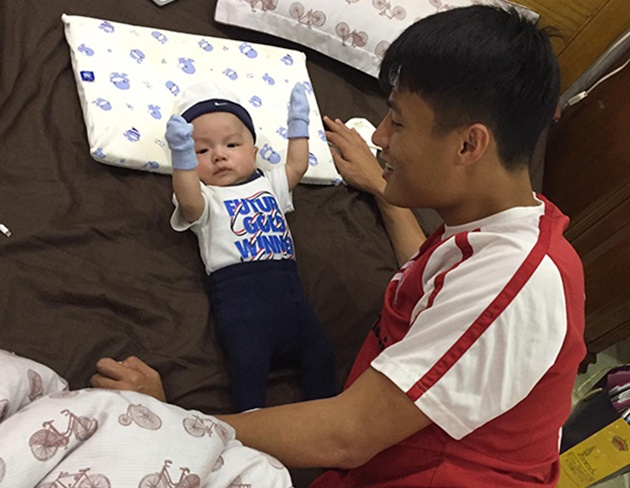 Ảnh bài viết Mạc Hồng Quân, Kỳ Hân kỷ niệm con trai tròn 3 tháng tuổi