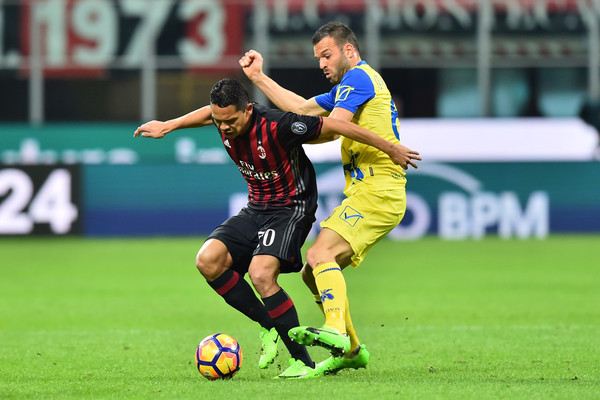 Ảnh bài viết Đá hỏng pen, nhưng Bacca vẫn lập công đầu giúp Milan hạ gục Chievo