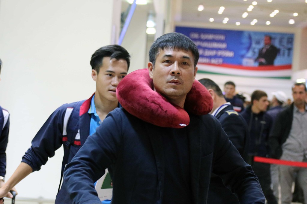 Ảnh bài viết Tuyển Việt Nam bỏ bữa sáng để ngủ bù khi tới Tajikistan