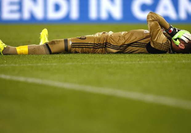 Ảnh bài viết Donnarumma mắc sai lầm ngớ ngẩn, Milan suýt chết với Pescara