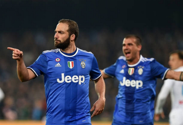 Ảnh bài viết Lập cú đúp, Higuain chỉ thẳng mặt chủ tịch Napoli mà chửi