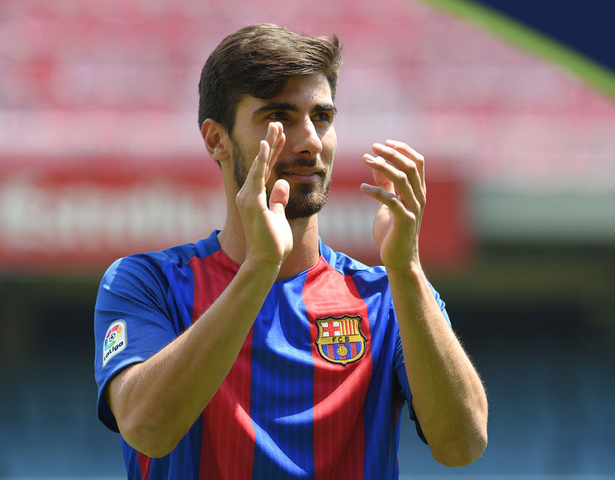 Ảnh bài viết 10 thương vụ thất bại nhất của Barca: Tàn lụi tài năng