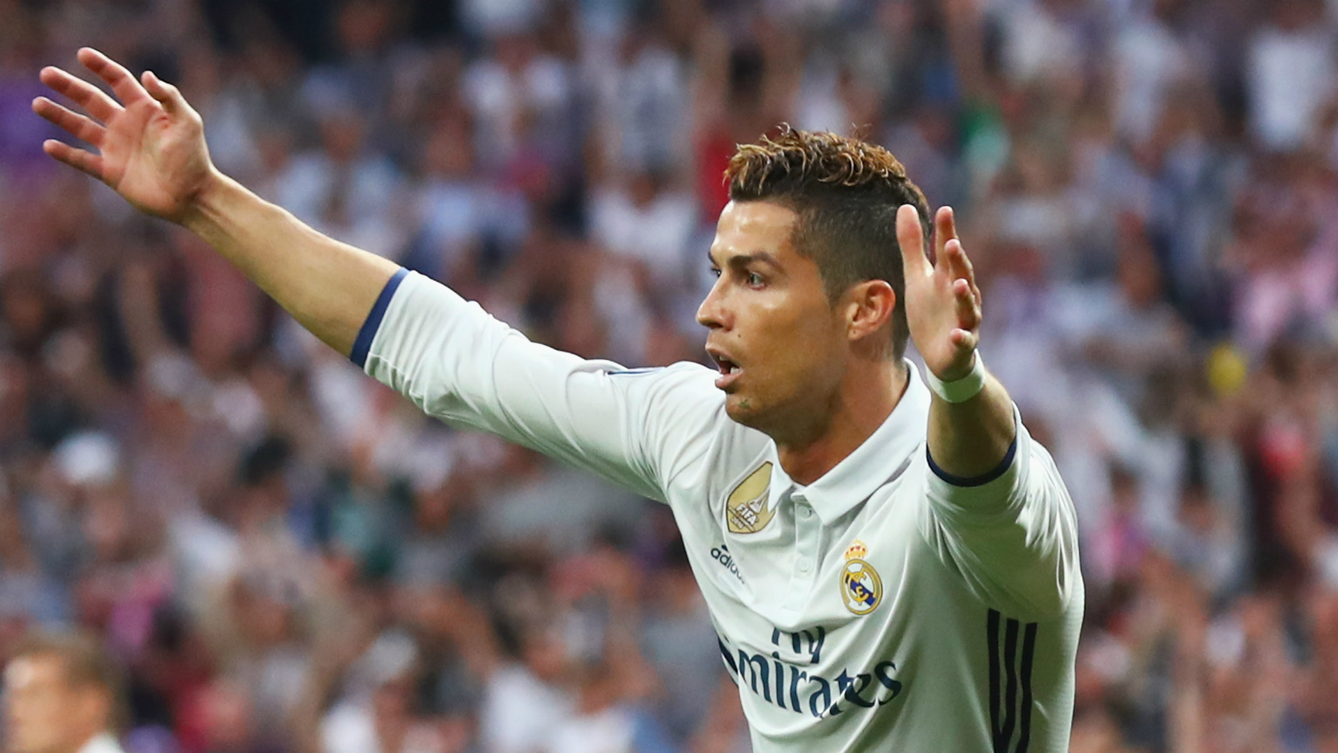 Ảnh bài viết Điểm tin sáng 03/05: Mourinho ra thiết quân luật; Ronaldo 'cầu xin' fan Real