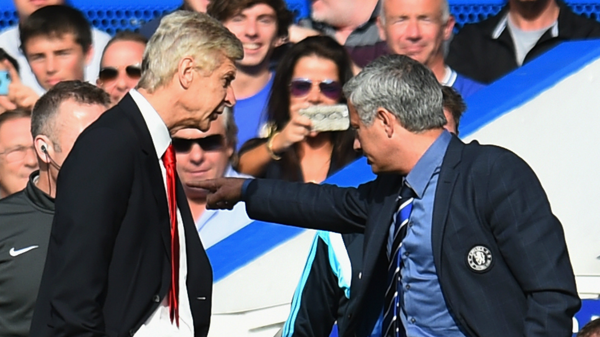 Ảnh bài viết Wenger muốn "hòa bình" với Mourinho