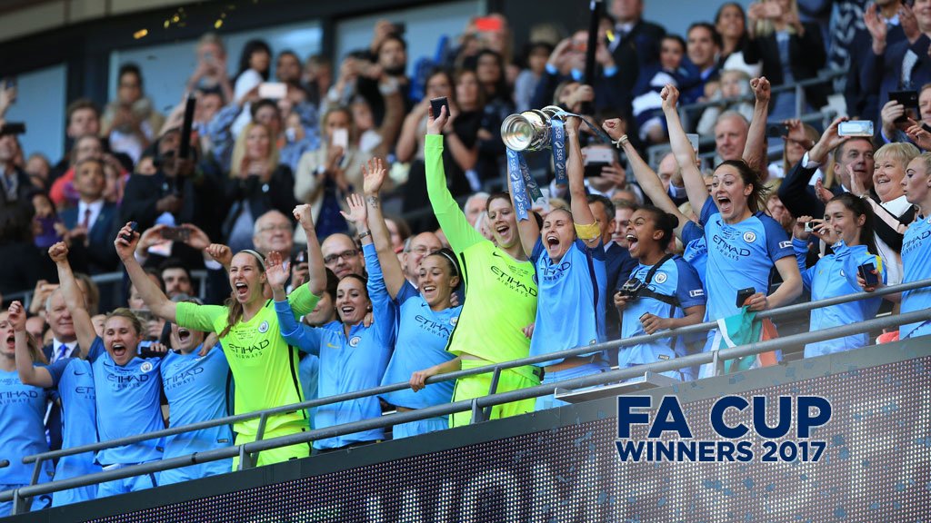 Ảnh bài viết Đội hình toàn mỹ nhân của Man City vô địch FA Cup