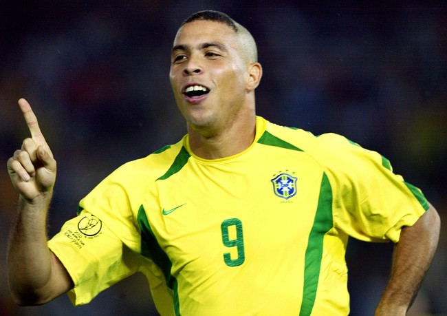 Ảnh bài viết Kỹ năng đi bóng và dứt điểm của Ronaldo 'béo'