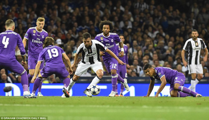 Ảnh bài viết "Cáo già" Zidane hơn Max Allegri một cái đầu!