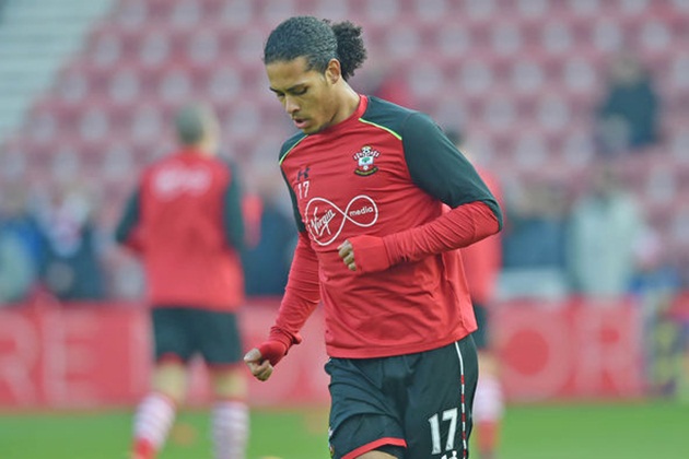 Ảnh bài viết Vụ Van Dijk: Man City nâng giá, Liverpool "các" thêm Sakho để "quyết đấu"