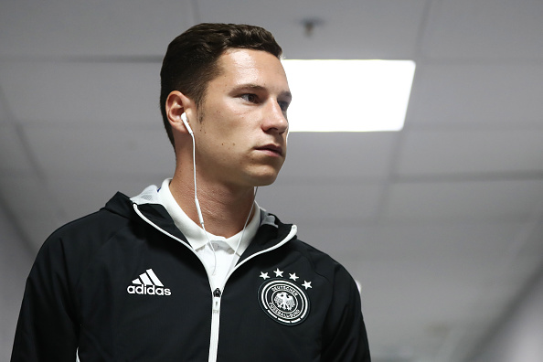 Ảnh bài viết Draxler cùng các đồng đội bảnh bao tiến vào SVĐ tại Sochi