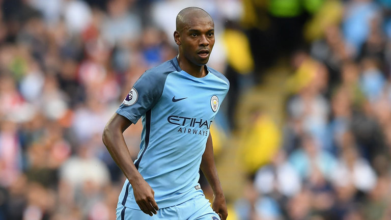 Ảnh bài viết Fernandinho, ngôi sao chỉ còn 1 năm hợp đồng tại NHA