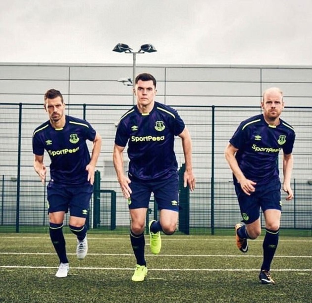 Ảnh bài viết Everton chọn cách độc, lạ để công bố mẫu áo đấu thứ ba