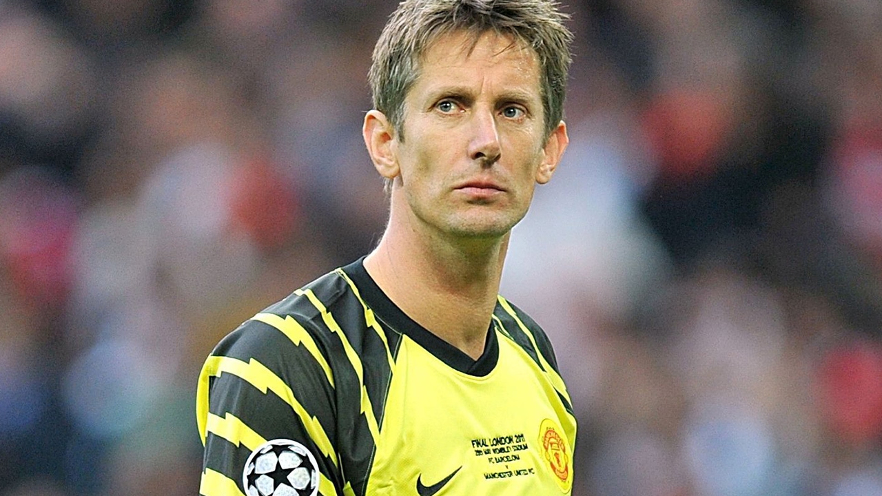 Ảnh bài viết Những pha cứu thua xuất thần của Edwin van der Sar trong màu áo Man Utd