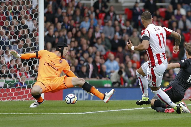 Ảnh bài viết Thất bại trước Jese, Petr Cech bị gọi là 'gián điệp'