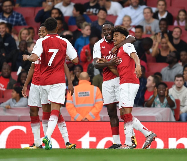 Ảnh bài viết Thần đồng Reiss Nelson lại tỏa sáng, U23 Arsenal đè bẹp U23 Man City