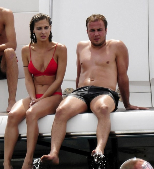 Ảnh bài viết Mario Gotze "phát tướng" khi đi nghỉ ở Majorca